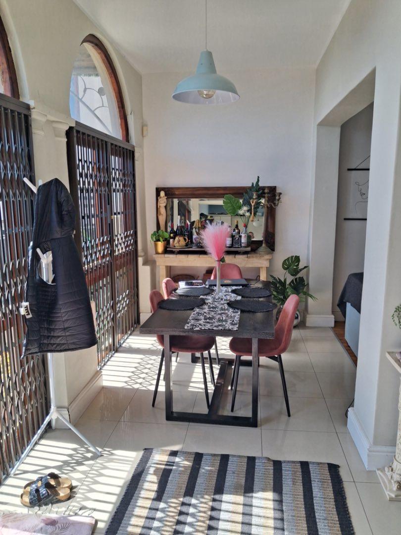 2 Bedroom Property for Sale in Sea Point Western Cape